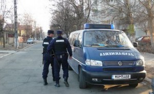 Jandarmii au prins trei ţigani care au tâlhărit o bătrână