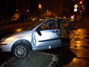 FOTO VIDEO Accident cumplit azi-noapte pe strada Carpaților: trei persoane au decedat