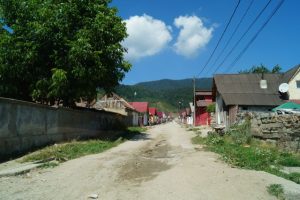 VIDEO Locuințe construite ilegal de romii din Brașov