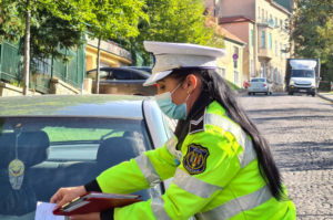 Poliția Locală pe urmele șoferilor care parchează în zone destinate bicicletelor sau pietonilor
