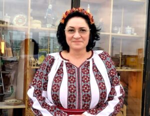 Despre straja, amprenta ce te ferește de iele și valoarea cămășilor tradiționale românești cu Zorica Donțu
