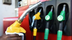 PNL vrea ca măsura compensării cu 50 de bani pe litru la carburanți să continue doar pentru motorină, nu și pentru benzină