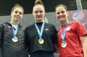 NATAȚIE: Alexandra Dobrin, de la CSM Corona Brașov, a câștigat două medalii de argint la concursul Acropolis Swim Meet