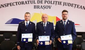 Trei polițiști din cadrul IPJ au primit titlul „PRO URBE”