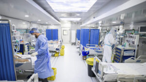 Ministerul Sănătății cere spitalelor să reactiveze planurile pentru COVID. Revine bilanțul zilnic 