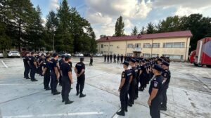56 de pompieri români îi vor schimba pe colegii lor care sting incendiile din Grecia