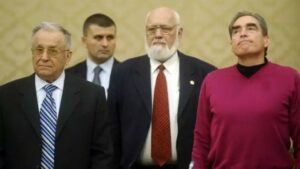 Iohannis a aprobat urmărirea penală a lui Petre Roman și Gelu Voican Voiculescu