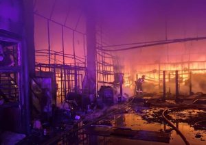 incendiu hala parcul carfil